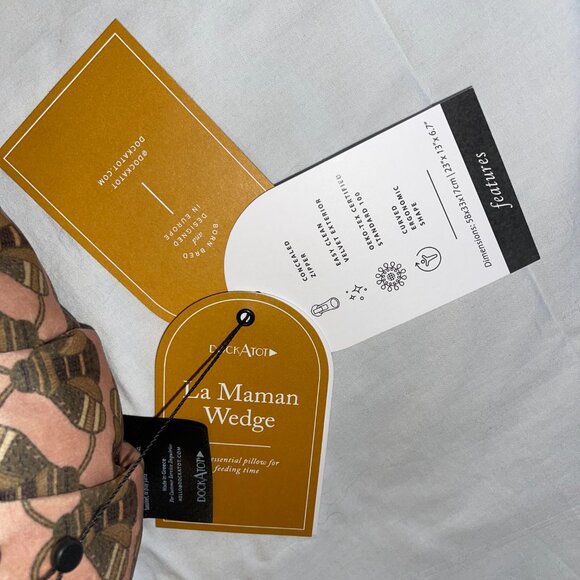 Busy Bees - La Maman Wedge Nursing Pillow by DockATot - Picture 4 of 4